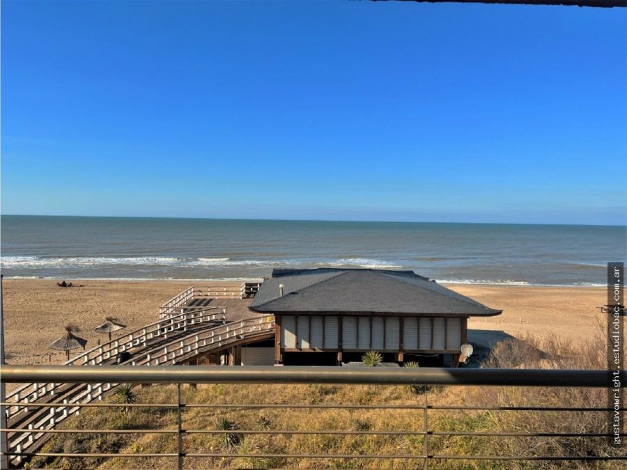 DEPARTAMENTO FRENTE AL MAR EN VENTA
