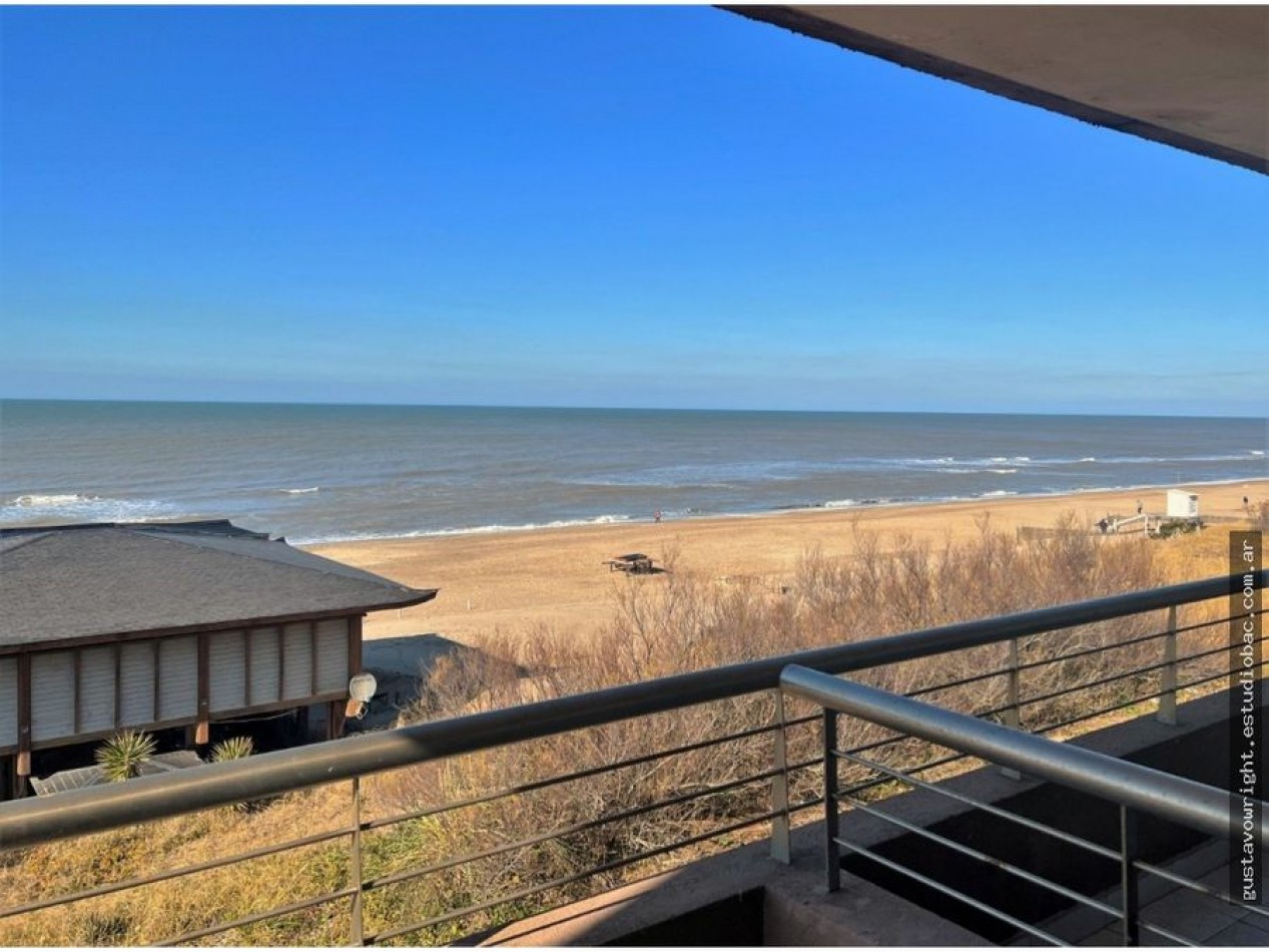 DEPARTAMENTO FRENTE AL MAR EN VENTA