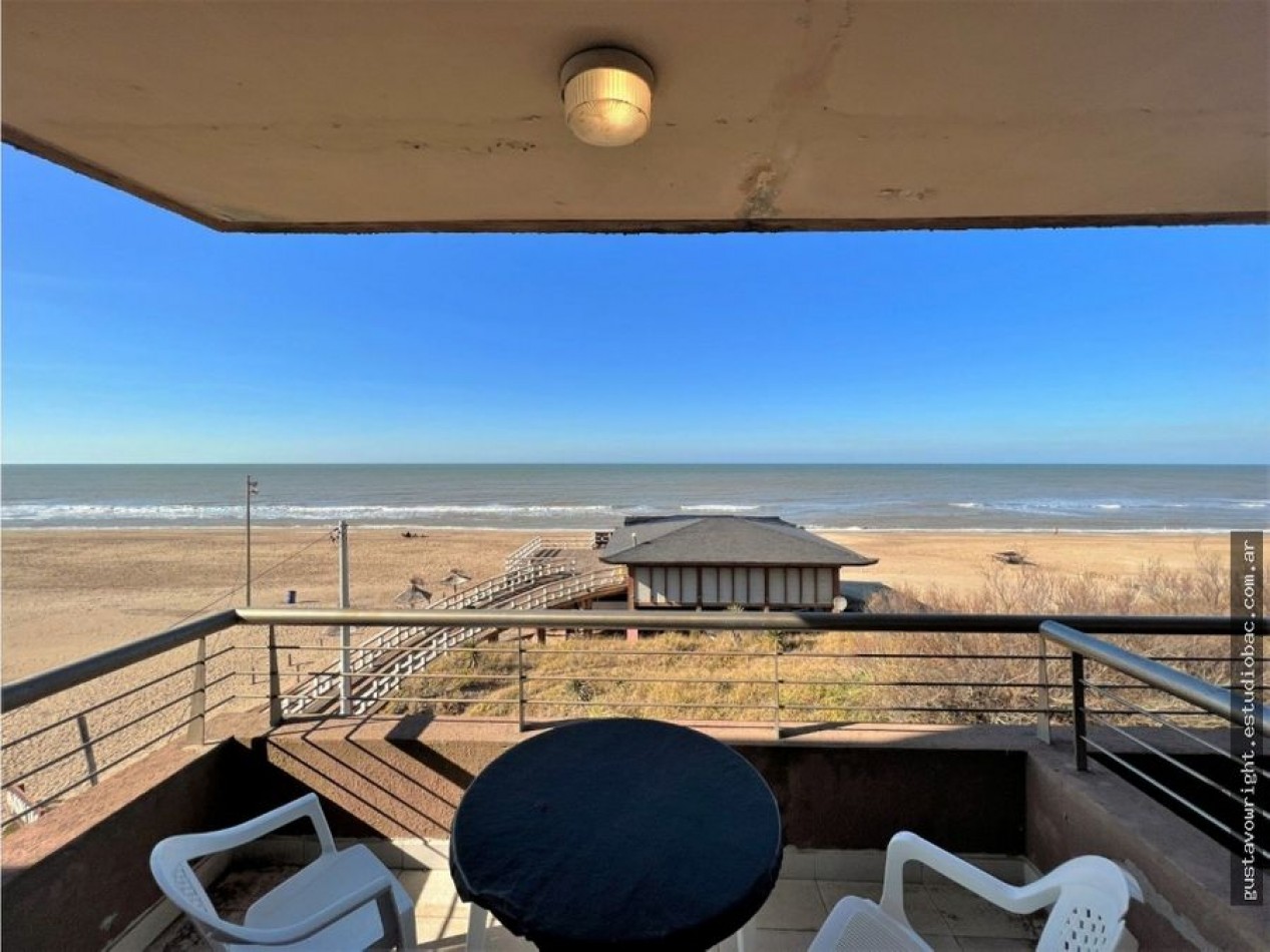 DEPARTAMENTO FRENTE AL MAR EN VENTA