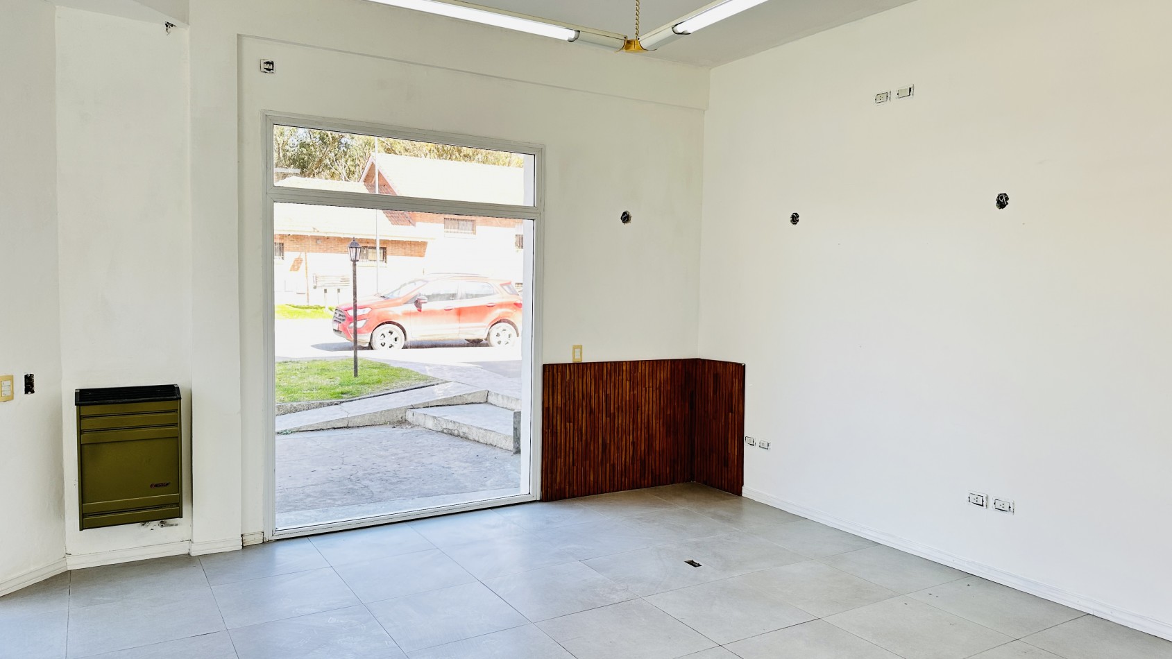 LOCAL ESQUINA COCHERA EN VENTA PINAMAR