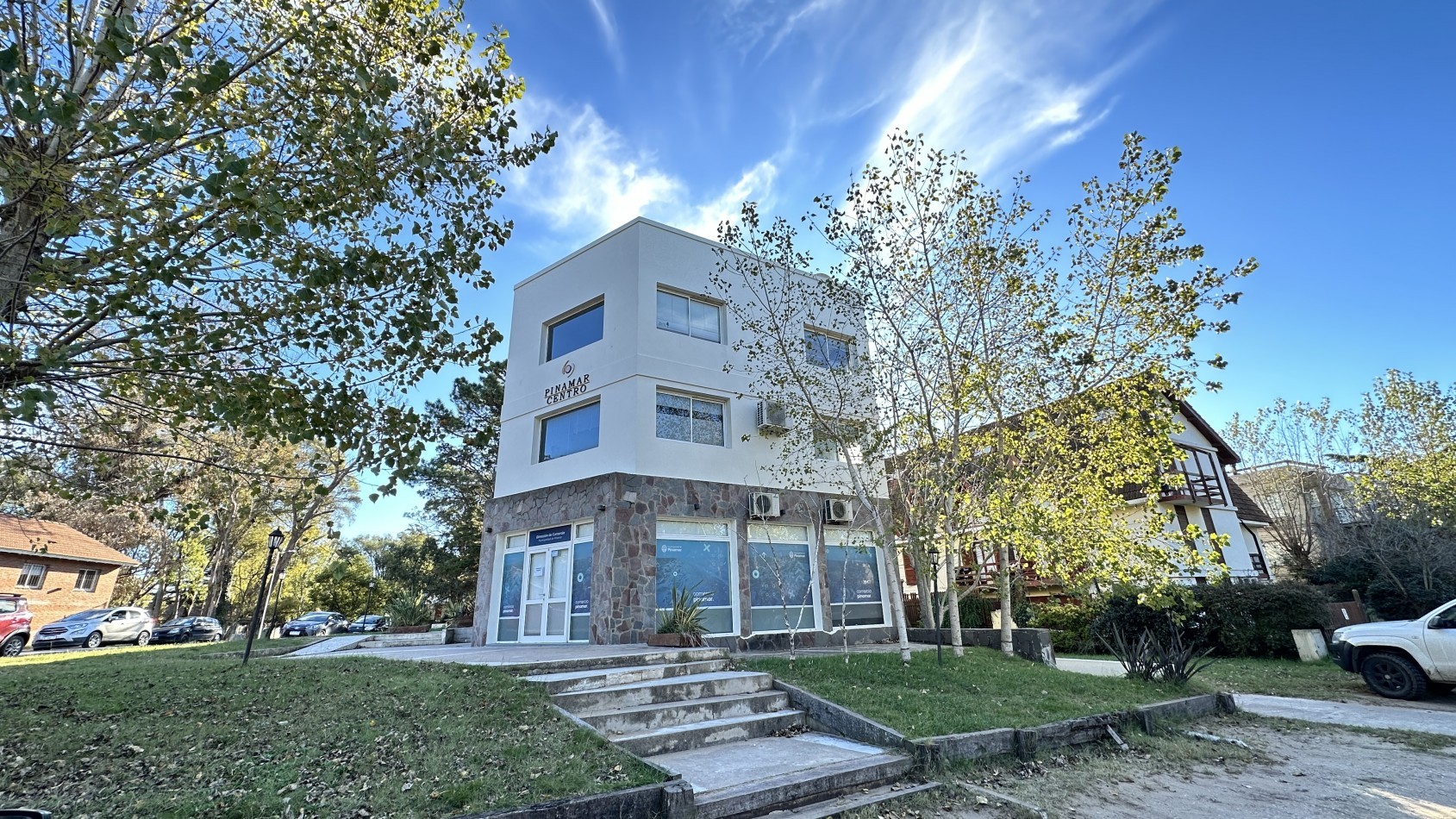 LOCAL OFICINA EN VENTA PINAMAR