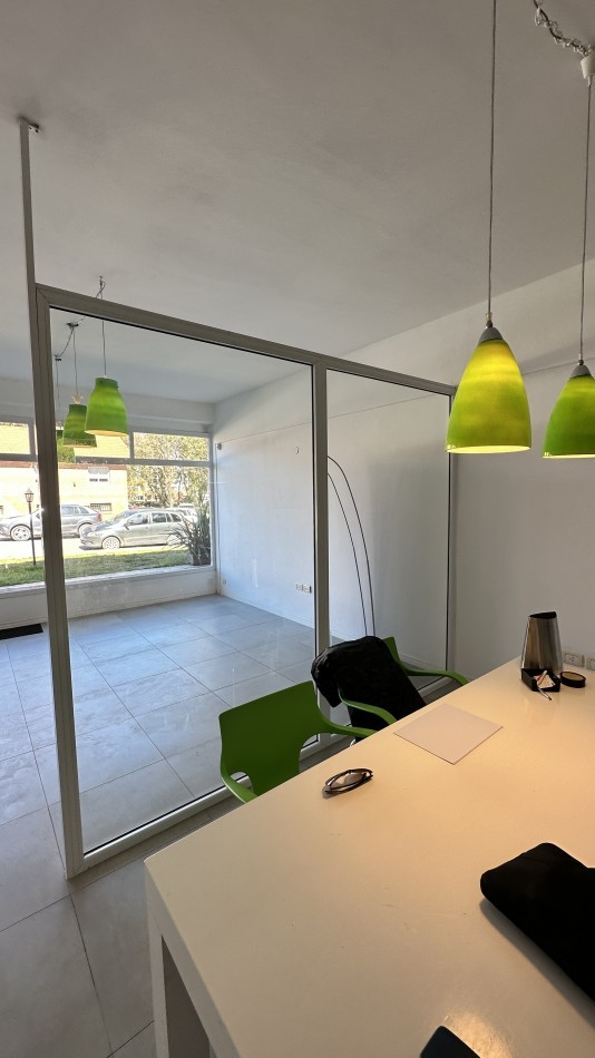 LOCAL OFICINA EN VENTA PINAMAR